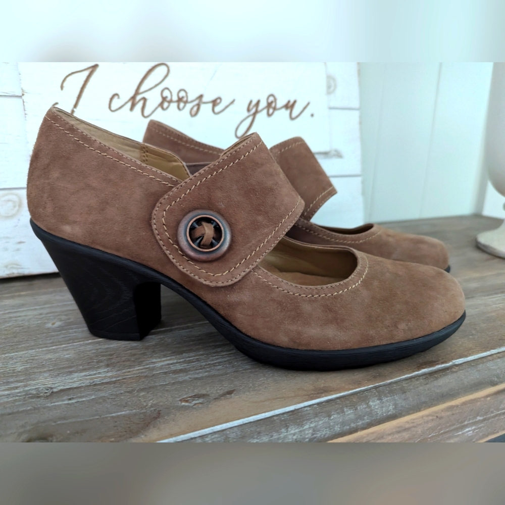 Women's Soft spot Suede Sandals